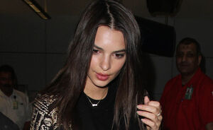 OOTD: Emily Ratajkowski in eyecatching coat