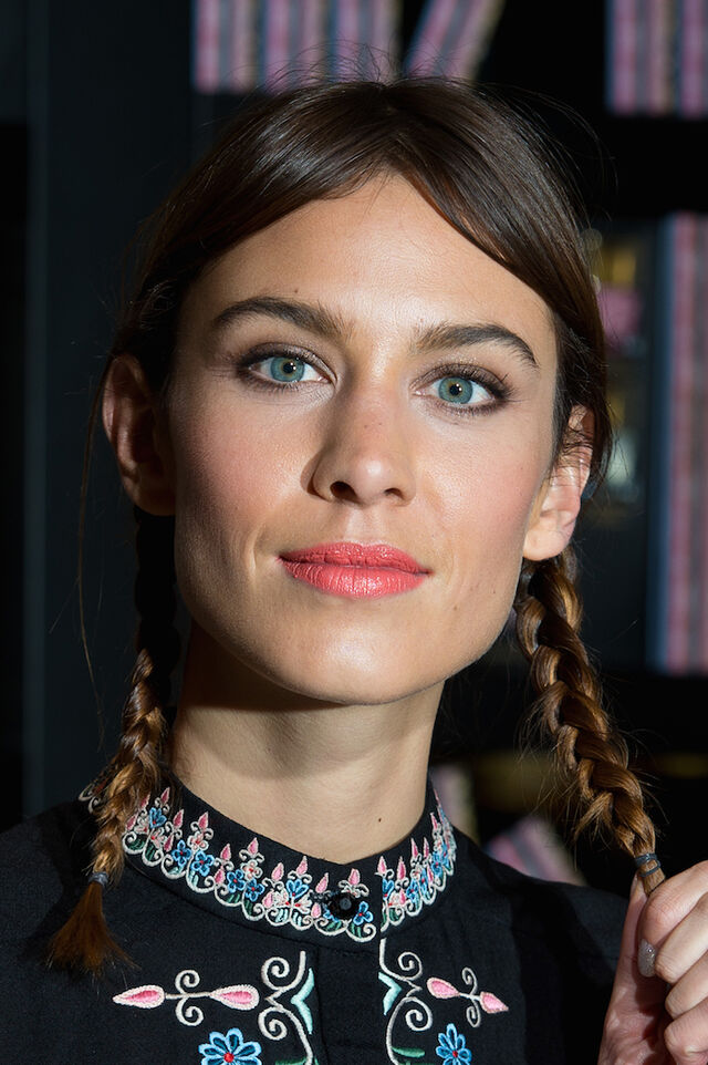 5x Alexa Chung hair inspiration