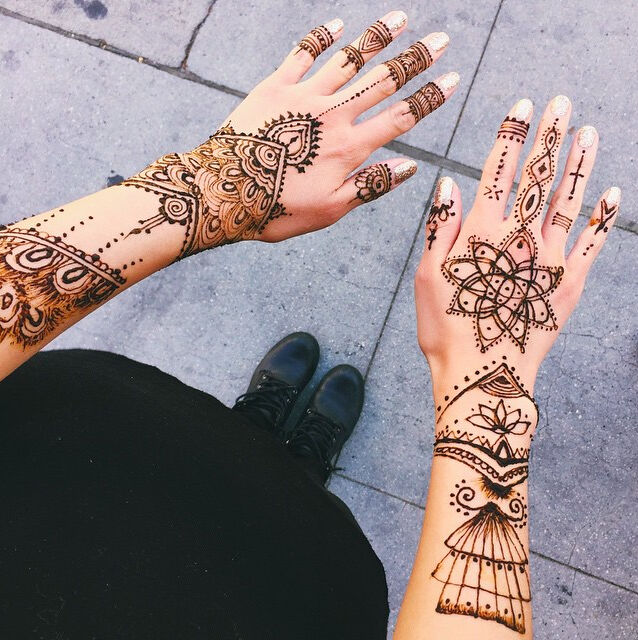 Festival trend: Henna hands