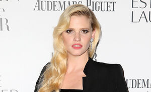 Lara Stone ontvangt Model of the Year award