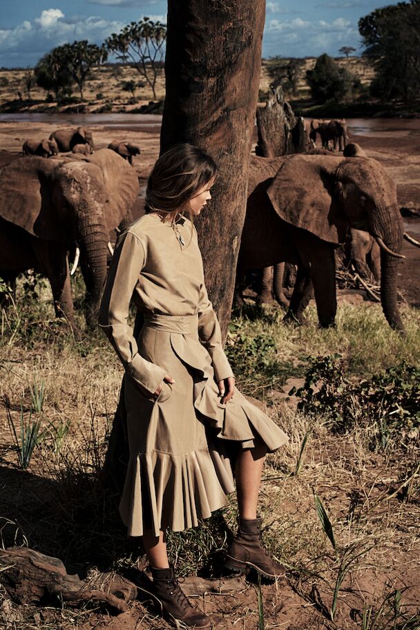 Fotoreport: Doutzen redt olifantjes in Kenya