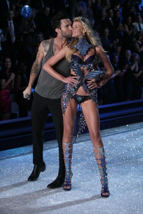 Victoria's Secret Fashion show 2011