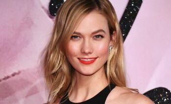 Waarom iedereen nu boos is op Karlie Kloss