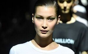 Waarom Bella Hadid huilde tijdens twee New York Fashion Week shows