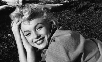 BREAKING! Nooit eerder vertoonde foto’s van zwangere Marilyn Monroe