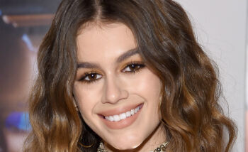 Waarom Kaia Gerber niet graag naast haar moeder Cindy Crawford staat op foto’s