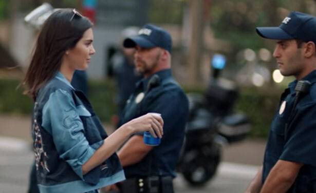 UPDATE: Kendall Jenner is gebroken na alle commotie rond Pepsi commercial