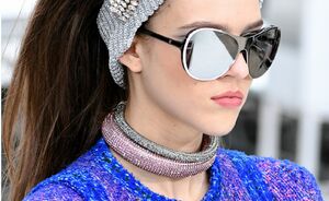 Dit is de nieuwe choker trend en we hebben 'm aan Chanel te danken