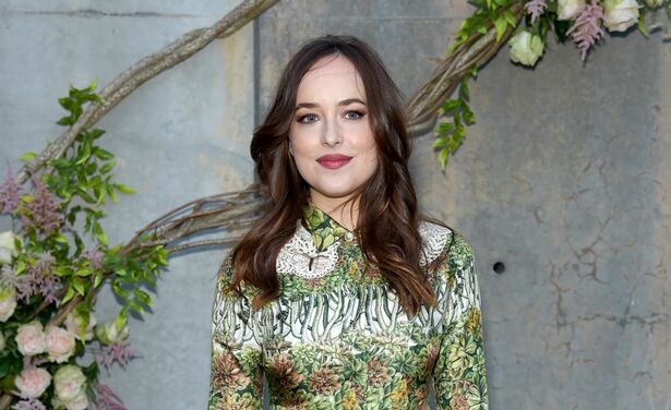 Dakota Johnson is het gezicht voor de nieuwste Gucci Bloom parfum