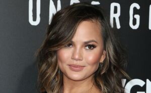 Dit is wat Chrissy Teigen doet als ze een keiharde kater heeft