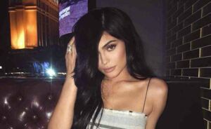 Kylie Jenner showde haar echte haar via Snapchat en het is korter dan je verwacht