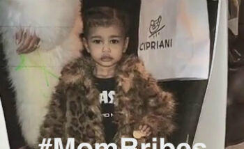 Voordat North West poseert is dit wat mommy Kim moet doen