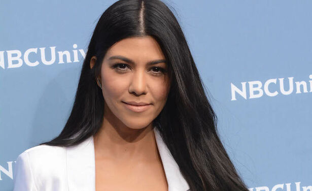 Kourtney viert Moederdag als een echte Kardashian met naakt foto’s