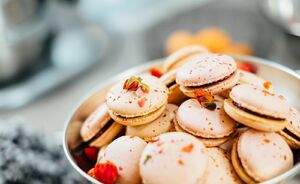 Deze macaron kost meer dan een maandsalaris en toch wil je hem hebben