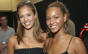 Dit peperdure jasje droeg Beyoncé naar het verjaardagsfeestje van Jessica Alba