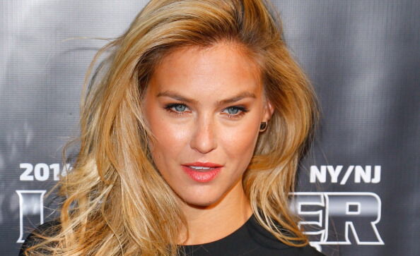 Bar Refaeli ruim 8 maanden na bevalling opnieuw gespot met baby bump