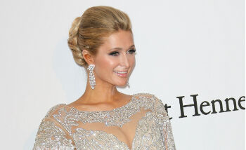 What?! Paris Hilton’s Barbieblonde haar is niet blond meer!