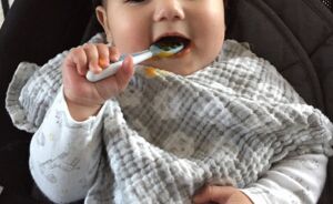 WIN! Met deze lepels kun jij jouw baby zelf laten eten zonder kliederboel + win zelf een setje