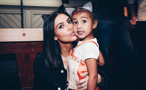 North West en nichtje Penelope Disick vieren verjaardag met perfect Hawaiiaans thema