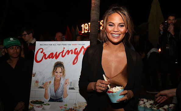 Chrissy Teigen onthult van welk voedsel ze zin krijgt in seks