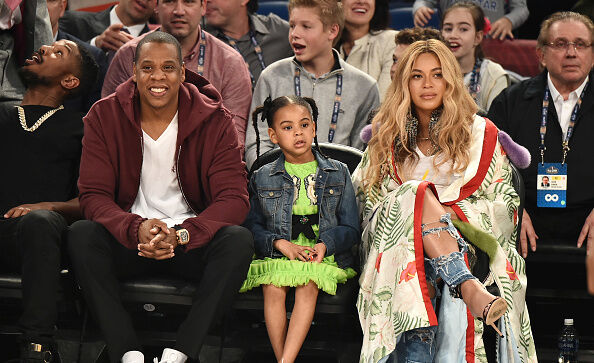 Blue Ivy en Beyoncé laten hun dans moves zien en stelen de show