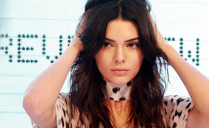 Dit is hoe Kendall Jenner in 2 minuten haar make-up doet