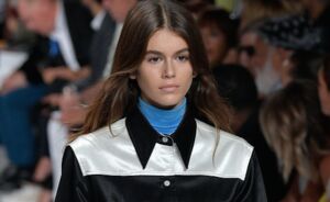 Kaia Gerber maakte haar catwalk debuut tijdens NYFW in deze show