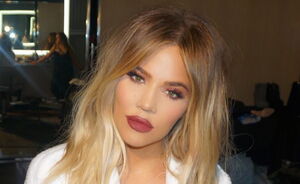 Khloé Kardashian showt voor het eerst haar babybuikje!