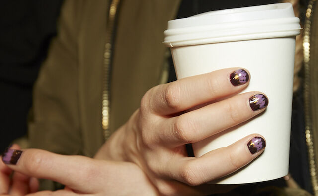 Gespot: nature nail look @ New York Fashion Week