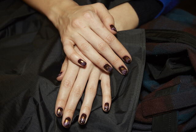 Gespot: nature nail look @ New York Fashion Week