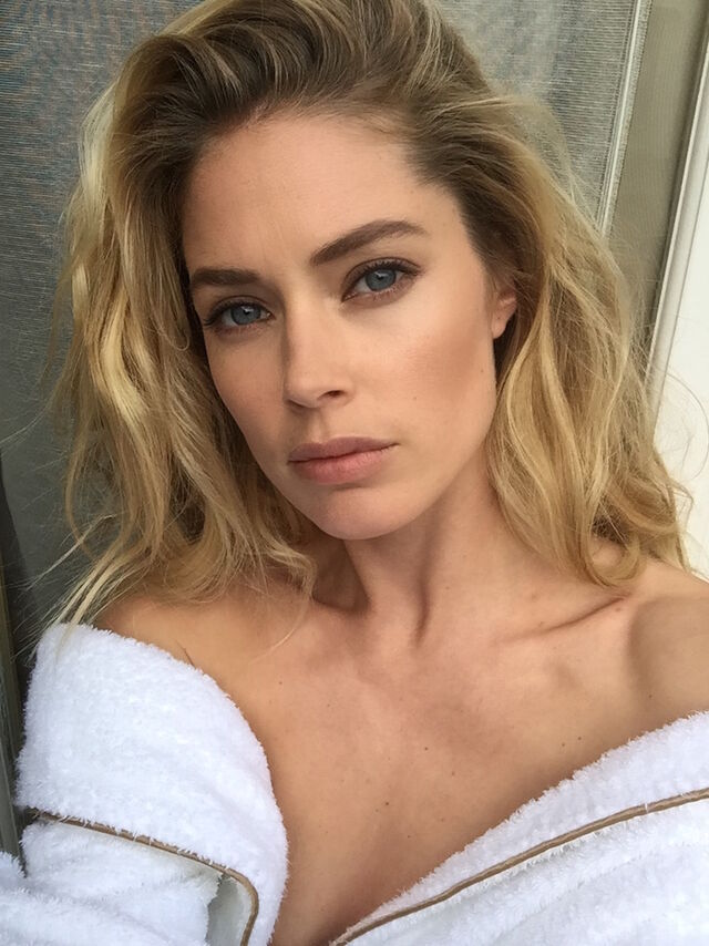 Zo cre&euml;er je de sunkissed glow van Doutzen