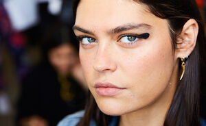 Gespot tijdens NYFW: rounded winged eyeliner