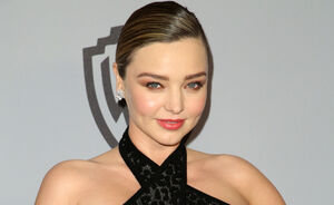 Miranda Kerr toont voor het eerst haar babybuik bij de Golden Globes afterparty