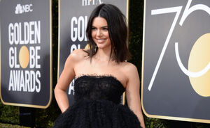 Zien: Kendall Jenner is de ultieme fangirl in deze behind the scenes video bij de Golden Globes