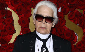 Chanel ontwerper Karl Lagerfeld heeft nu een baard!