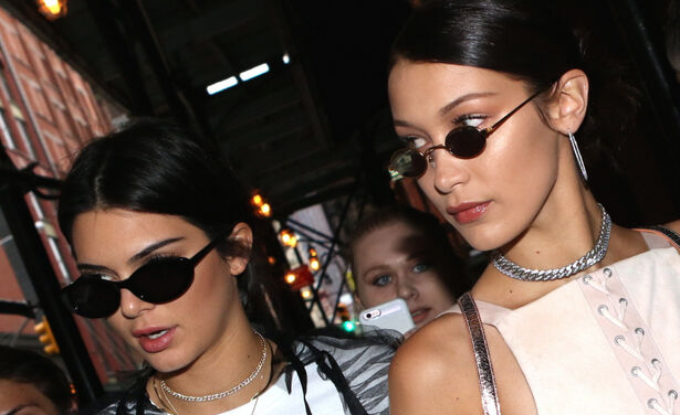 Kendall Jenner, Bella Hadid en hun knappe vriendinnen showen hun perfecte billen in string bikini