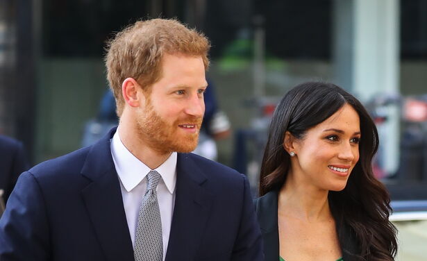 Prins Harry en Meghan Markle zijn zojuist getrouwd en dit is wat de bruid droeg