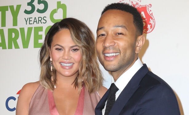 Chrissy Teigen deelt een opmerkelijk eerlijk kiekje op Instagram over net bevallen zijn