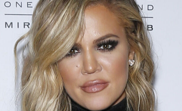 Khloé Kardashian pakt twitteraar aan die zegt dat dochtertje True 'not cute at all' is