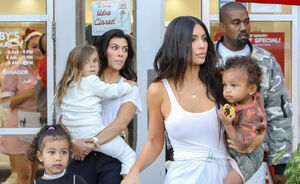 North West liep haar eerste modeshow + broertje Saint had ook een belangrijke taak dit weekend