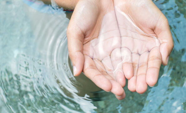 Water na je make-up routine is nu een ding