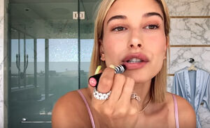 Tutorial: Hailey Baldwins beachy glowy make-up look