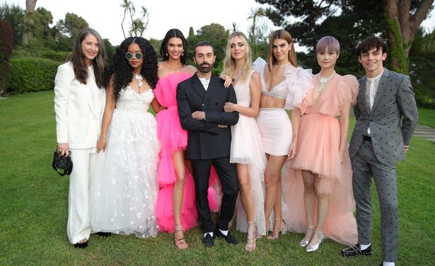 Kendall, Chiara en meer in de eerste ontwerpen van Giambattista Valli x H&M