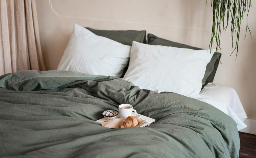 Deze kleuren zou jij de muren van jouw slaapkamer niét moeten geven