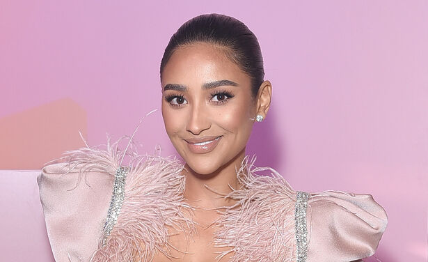 Shay Mitchell vertelt in de eerste episode van 'Almost Ready' over haar miskraam