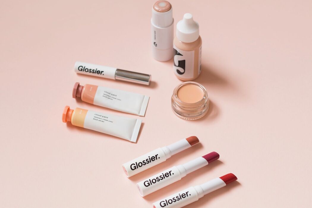 Beauty liefhebbers opgelet: het cult merk Glossier komt naar Europa!