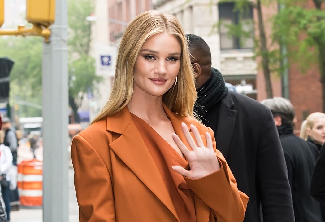 Rosie Huntington-Whiteley heeft deze budget Zara top in maar liefst 3 kleuren