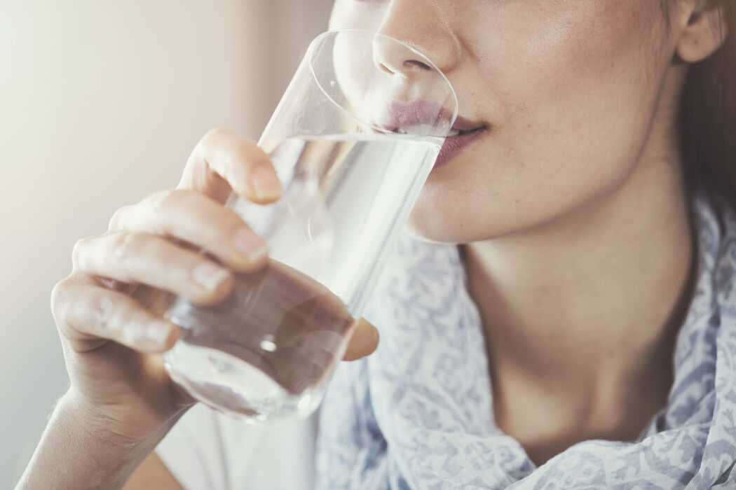 Dit is hoeveel water je elke dag moet drinken