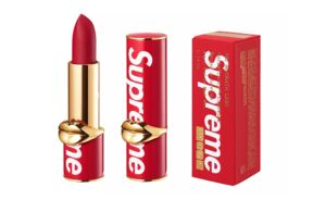 Supreme fan? Dit najaar zou jij je lippen kunnen hullen in een Supreme lipstick