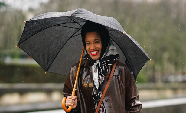 Van de regen word je vast niet vrolijk maar van deze 12 regenjassen wel